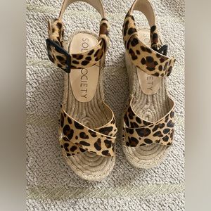Espadrilles/ wedges